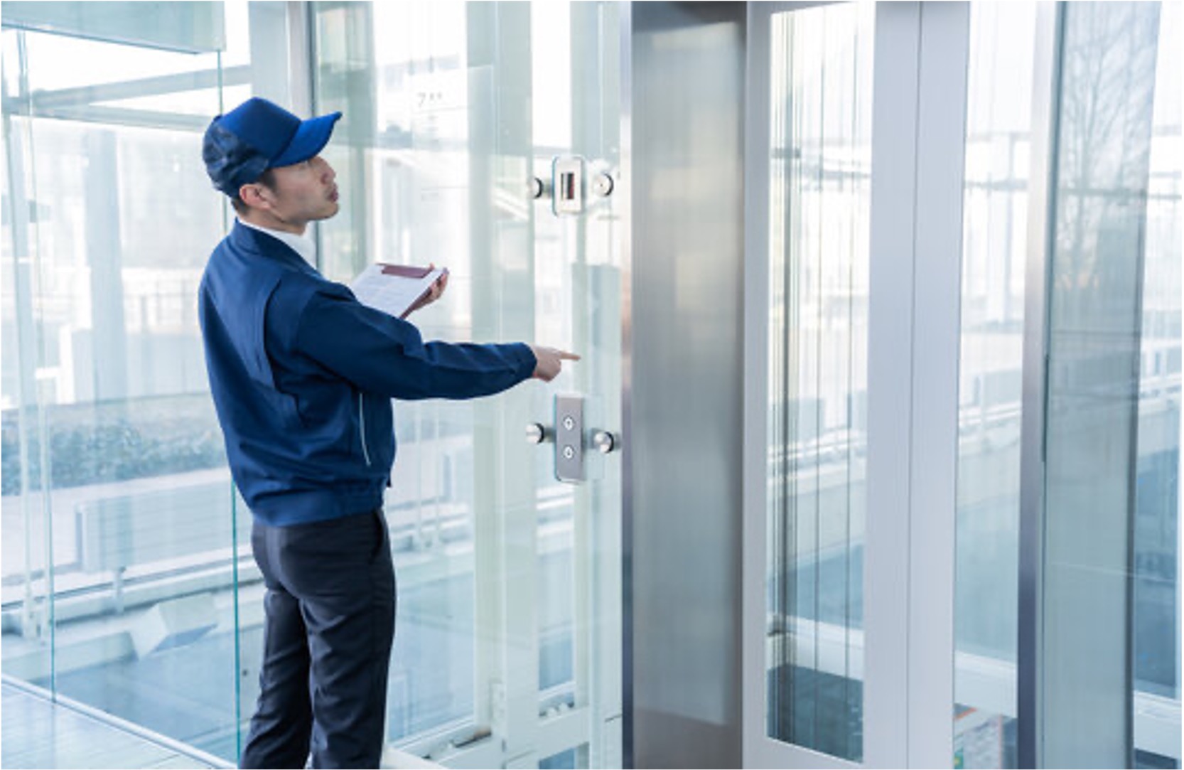 エレベーターの緊急時の対応